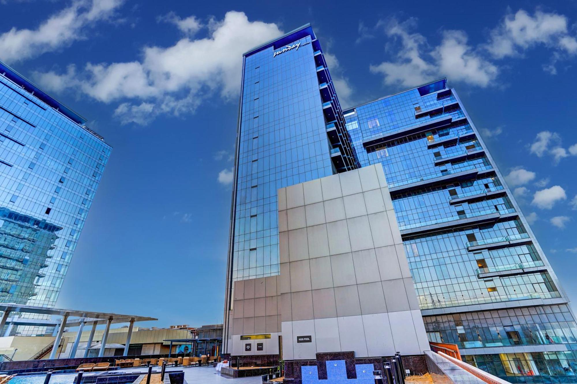 Sunday Hotels And Residences Gurgáon Exteriér fotografie